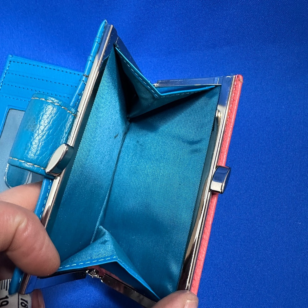 Stylish Pink and Blue Leather Wallet - Picture 8 of 10
